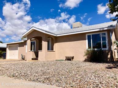 Main picture of 903 La Luz Dr NW