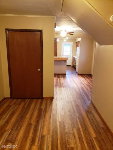Main picture of 34 W Craig St