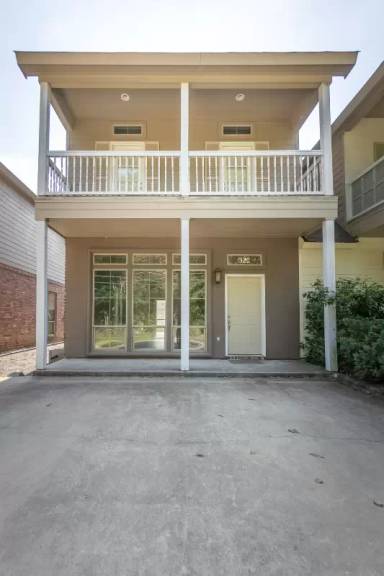 Main picture of 320 Forty Oaks Farm Rd