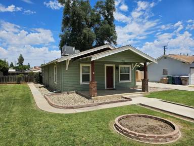 Main picture of 1046 E San Joaquin Ave