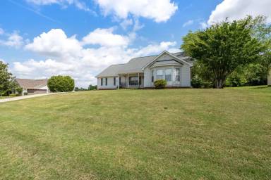 Main picture of 124 Cornelson Dr