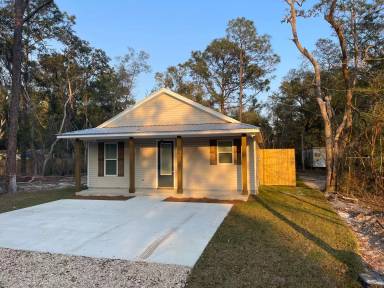 Main picture of 9 Lake Ellen Dr