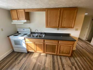 Main picture of 104 Stap Ln