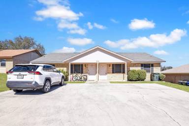 Main picture of 208 Halter Dr