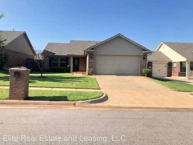 Main picture of 2704 NW 186th Ter