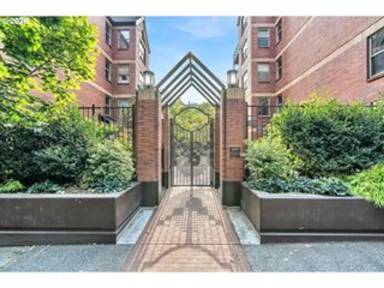 Main picture of University Park Condos