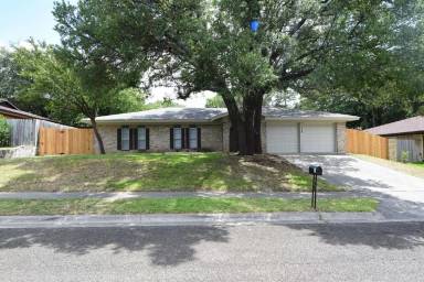 Main picture of 412 Carothers St