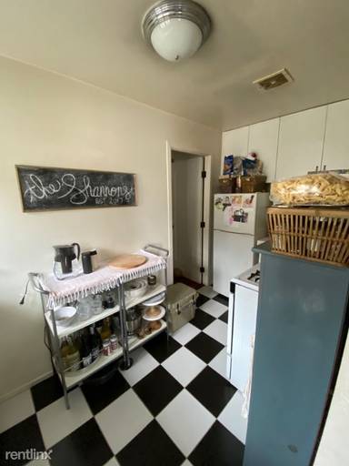 Main picture of 472 3rd St