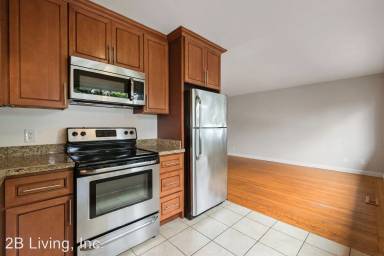 Main picture of 490 42nd St