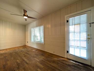 Main picture of 665 W 5th Ave