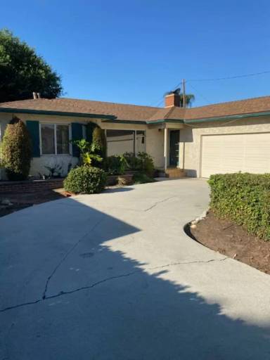 Main picture of 2042 240th St