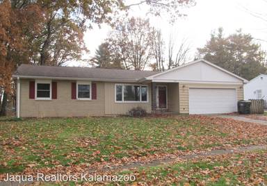 Main picture of 1703 Greenview Ave