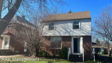 Main picture of 280 E 200th St
