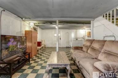 Main picture of 1 Union Ave