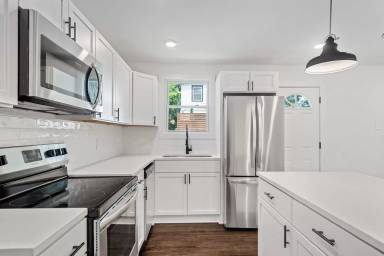 Main picture of 1402 Montgomery Ave
