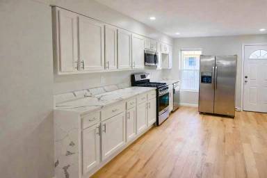 Main picture of 31 N Curley St