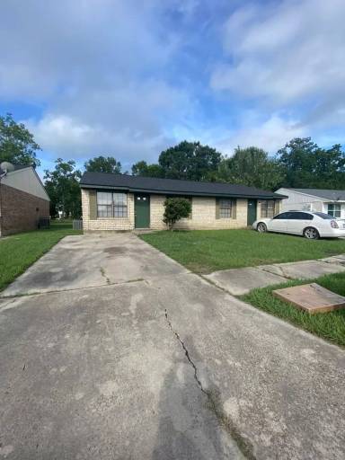 Main picture of 401 Knollwood Cir