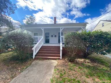 Main picture of 1005 Clarendon St