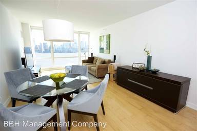 Main picture of Crystal Point Condos