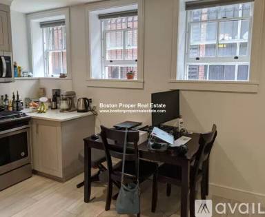 Main picture of 11 Temple St