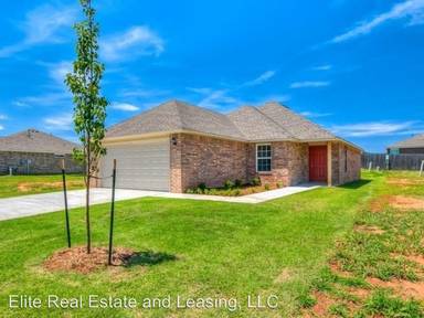 Main picture of 9308 NW 70th St