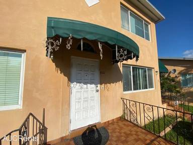 Main picture of 1022 SW 5th Ave