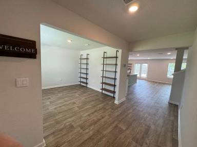 Main picture of 7529 Steeplechase Blvd