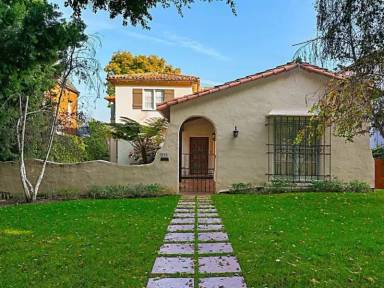 Main picture of 466 S Beverwil Dr
