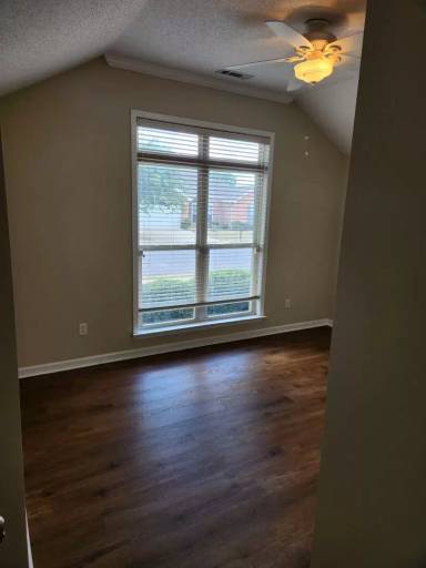 Main picture of 9811 Lenox Ln