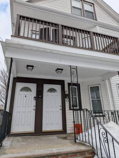 Main picture of 7 Eastman St