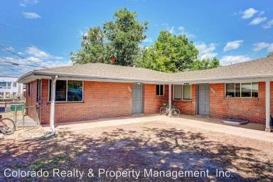 Main picture of 5565 S Delaware St