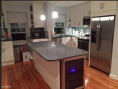 Main picture of 17 Lennon Ct