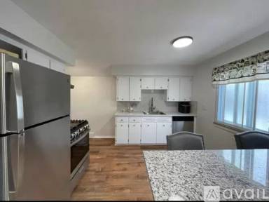 Main picture of 2053 Vernier Rd