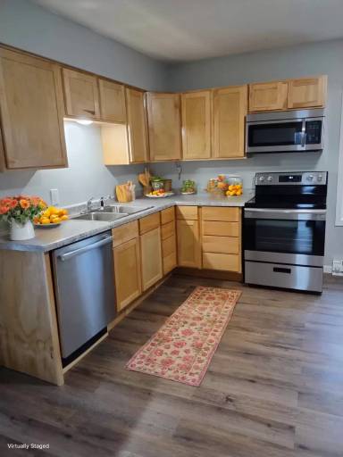 Main picture of 627 E 2nd St S