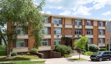 Main picture of 2332 N Oakland Ave