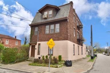 Main picture of 2051 Hewitt Ave