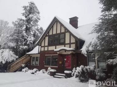 Main picture of 64 Edwin Pl