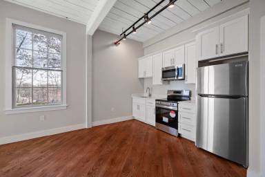 Main picture of 34 Tremaine St