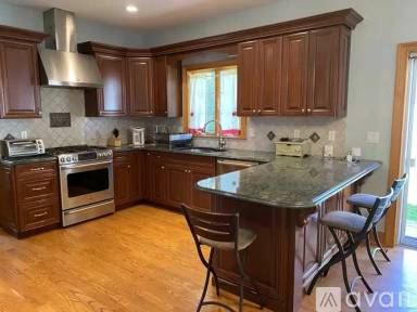 Main picture of 103 White Rd
