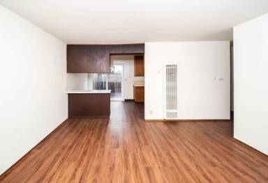 Main picture of 24039 Park St