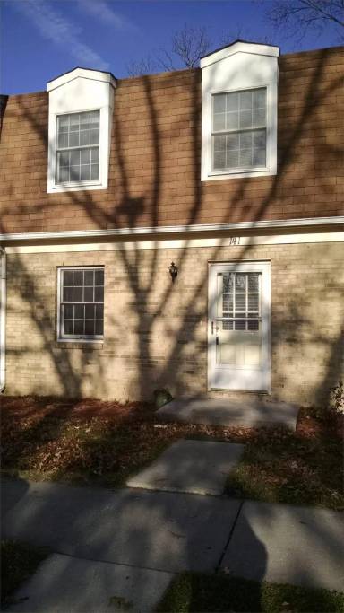 Main picture of 141 Buckingham Dr
