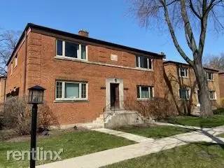 Main picture of 8039 Lake St