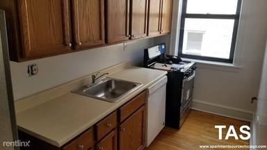 Main picture of 1478 W Byron St