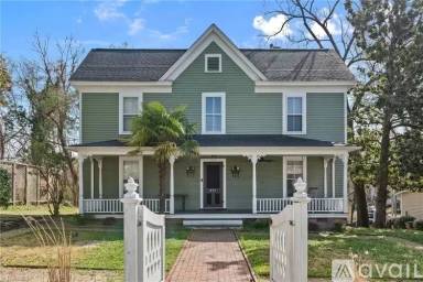 Main picture of 917 Walker Ave