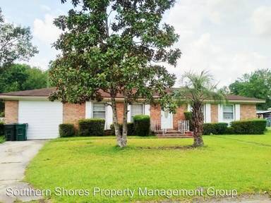 Main picture of 102 Wessex Dr
