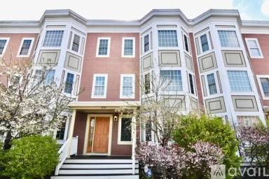 Main picture of 174 Magnolia St