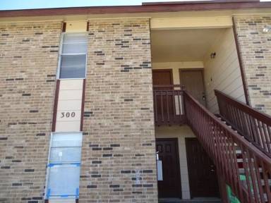 Main picture of 300 Moursund Blvd