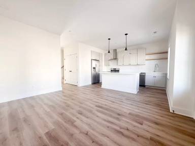 Main picture of 1330 Meridian St