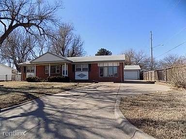 Main picture of 1367 N Morgantown Ave