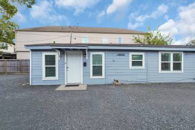 Main picture of 5605 Petty St